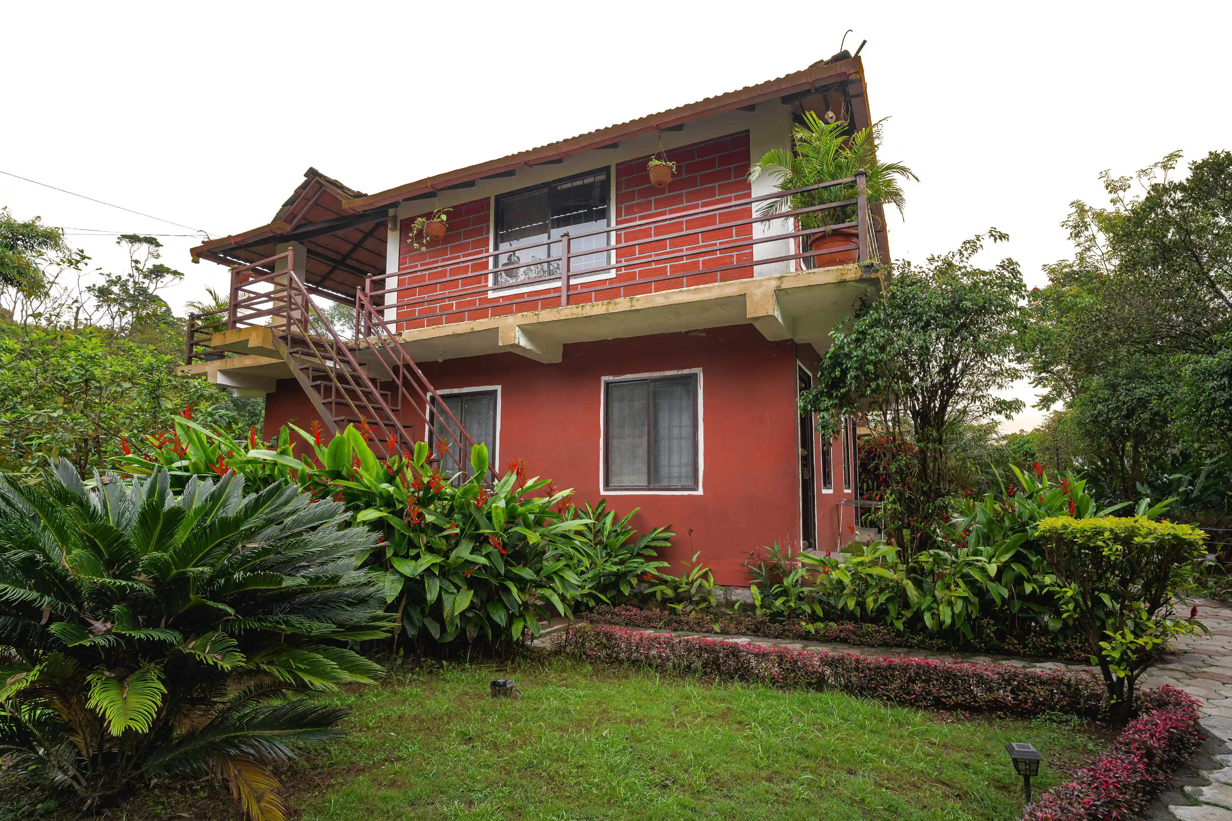 Luxury Homestay in Sakleshpur with Swimming Pool